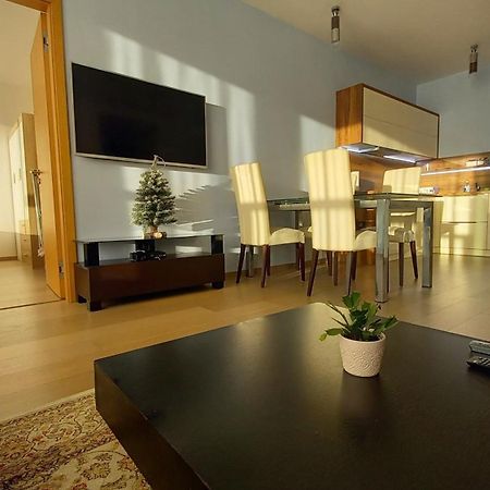 Panorama City - Spacious Apartment Near Eurovea Pozsony Kültér fotó