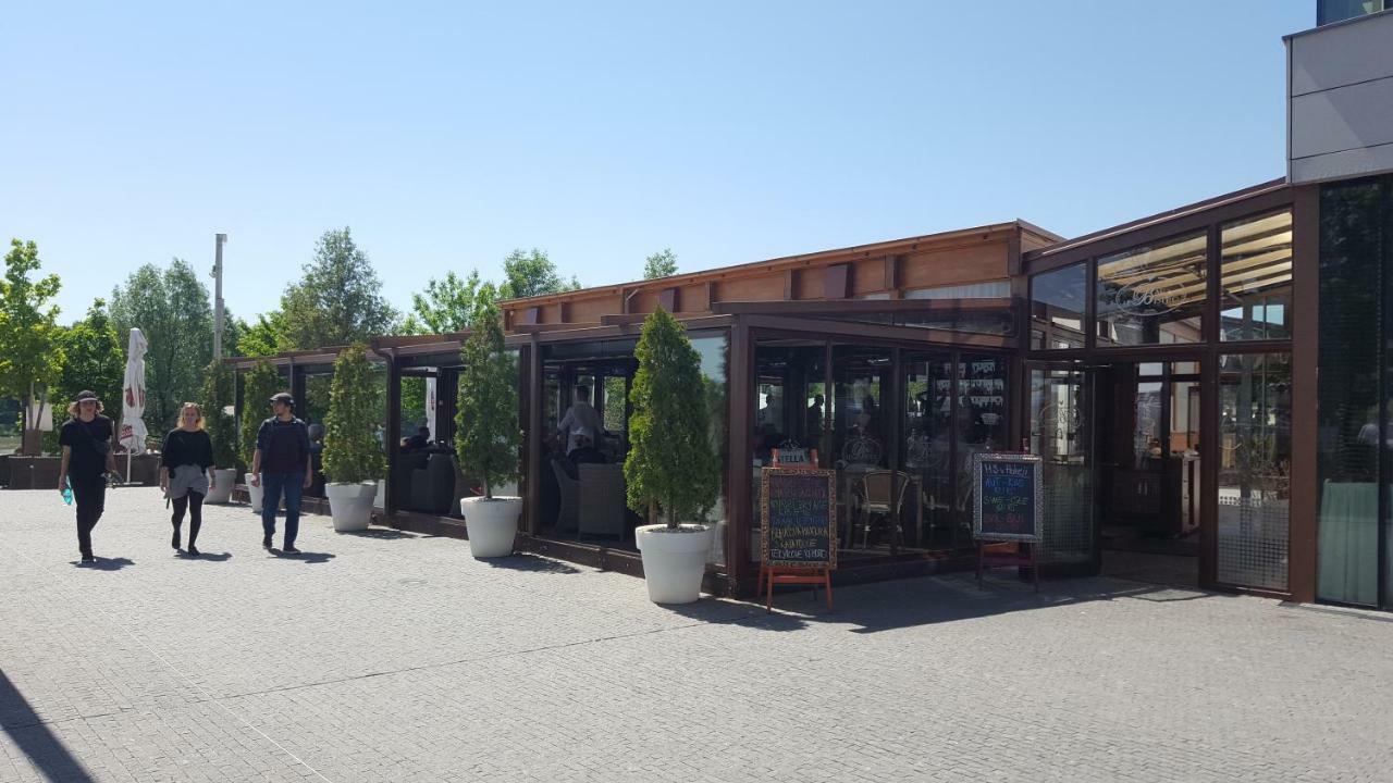 Panorama City - Spacious Apartment Near Eurovea Pozsony Kültér fotó
